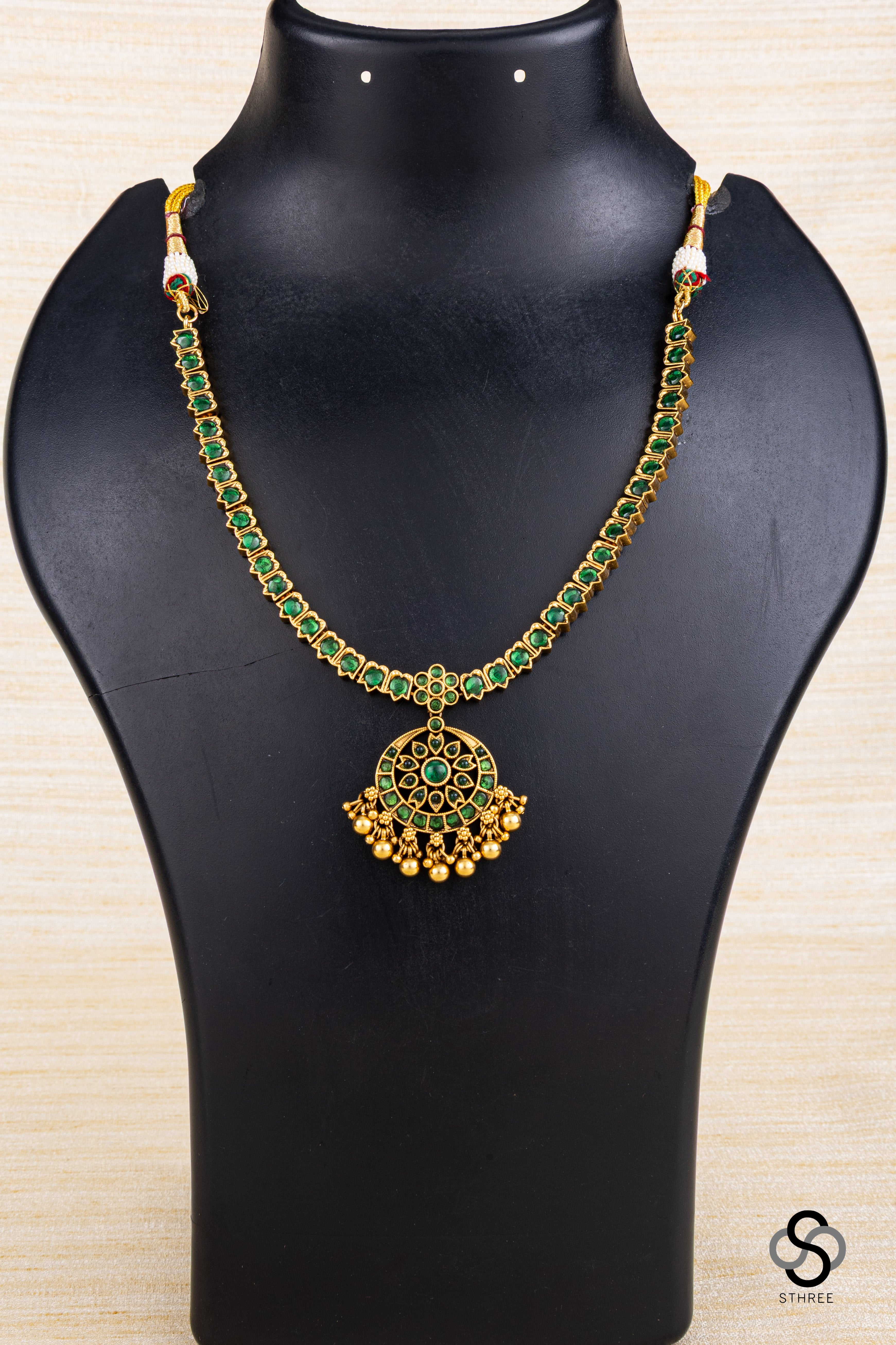 Pavizhamalli addigai - Emerald green