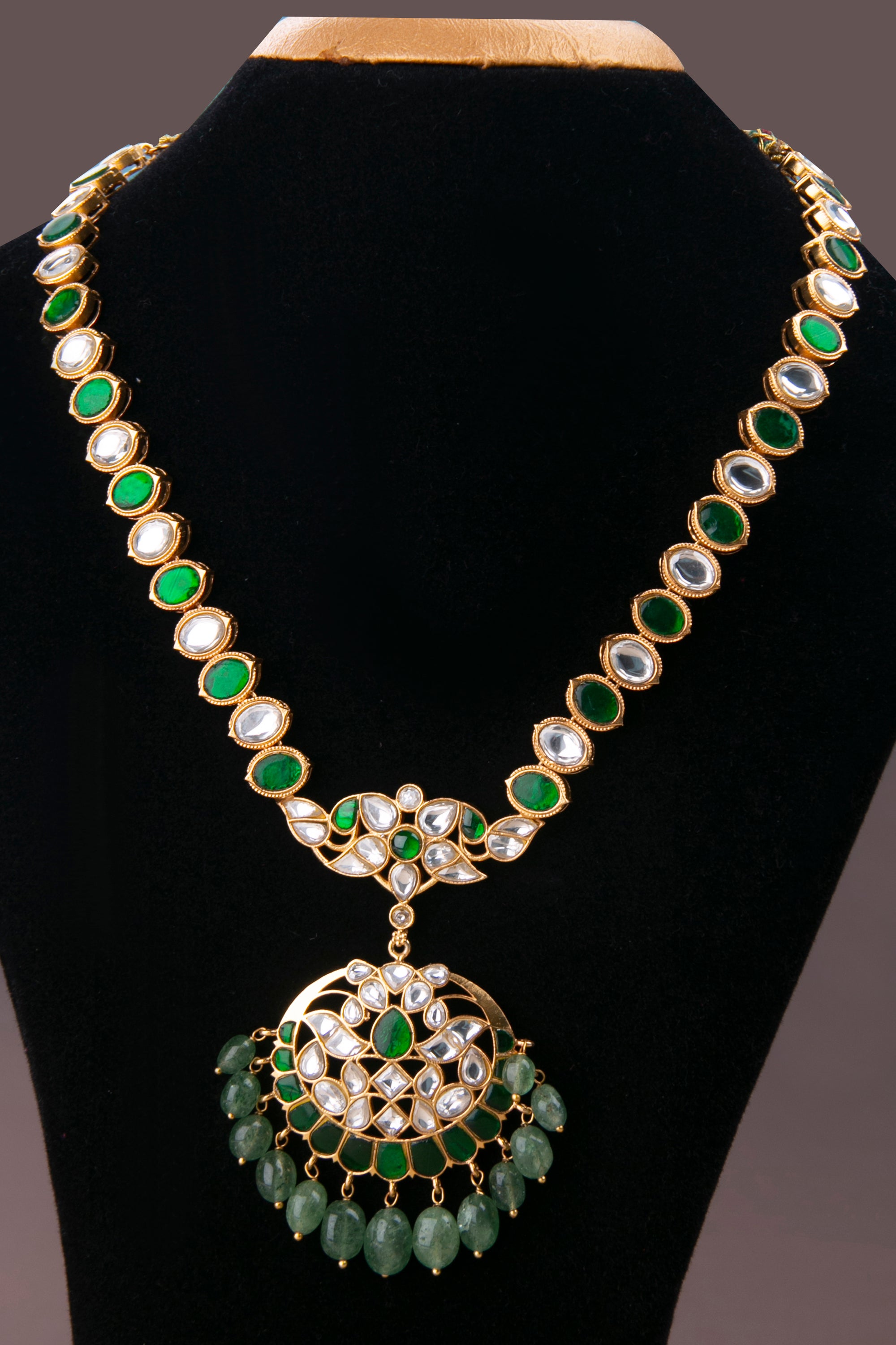 Kemp necklace set - Green and White Kemp