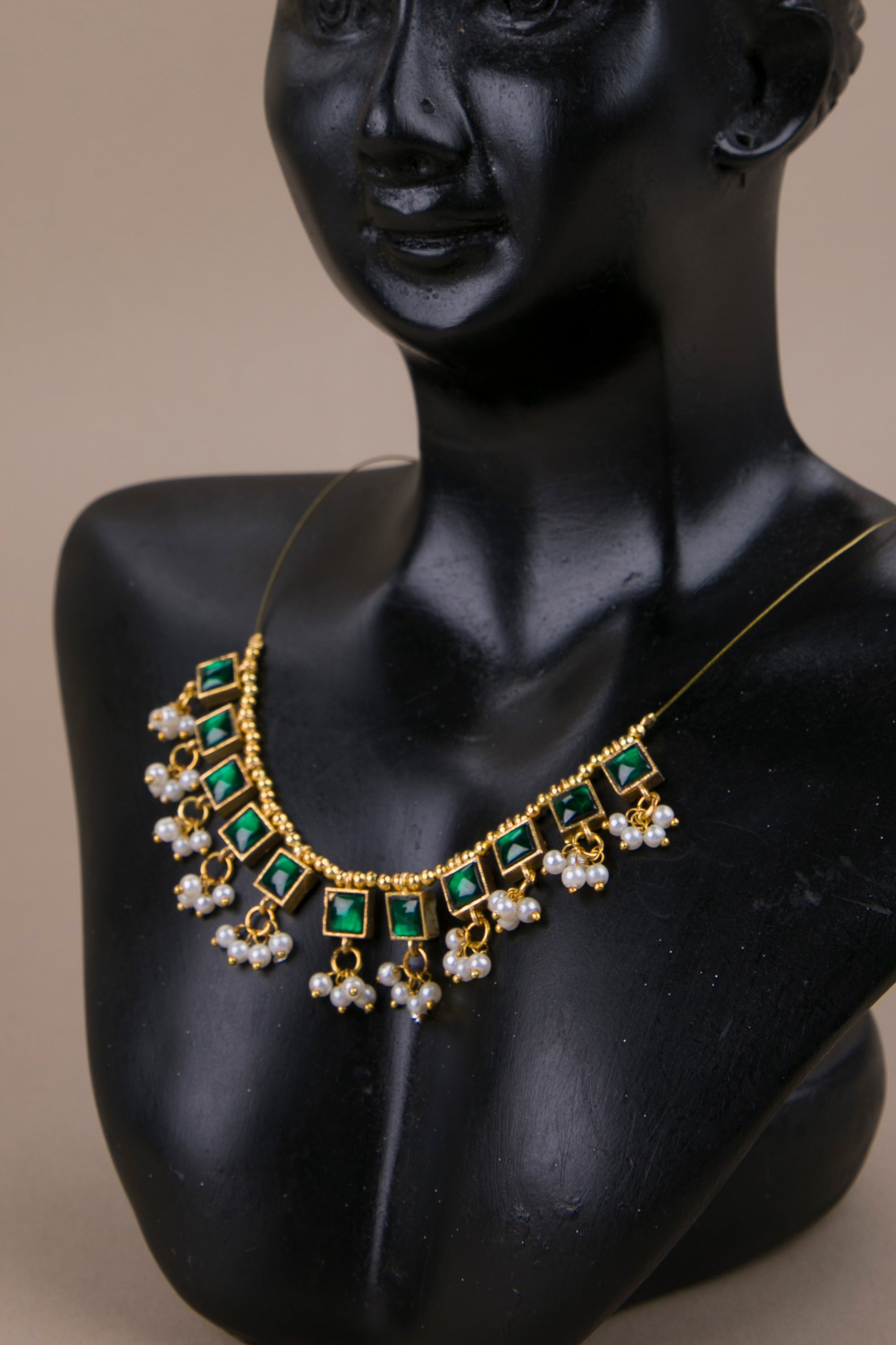 Kundan Squares on a Thin Chain - Green