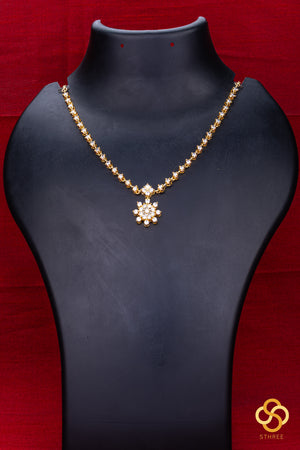 Diamond Pattern Single Line Necklace with Pendant