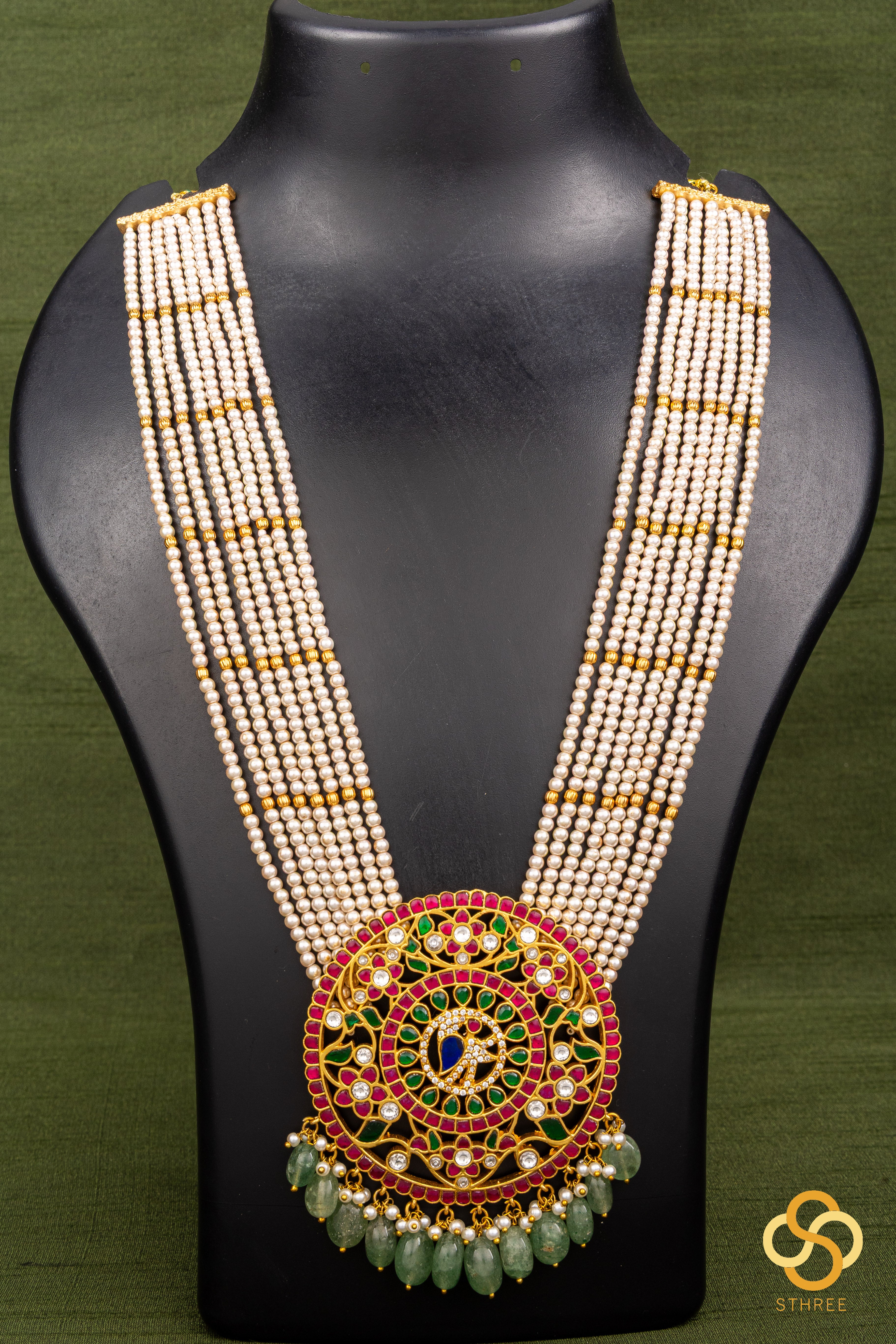 Rakkodi in eight strands of pearls