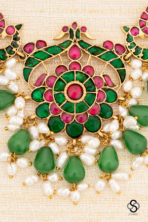 Peacock choker - Emerald green beads