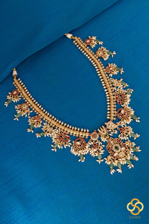 Guttapusalu - Kemp with Shanku chakram pendant