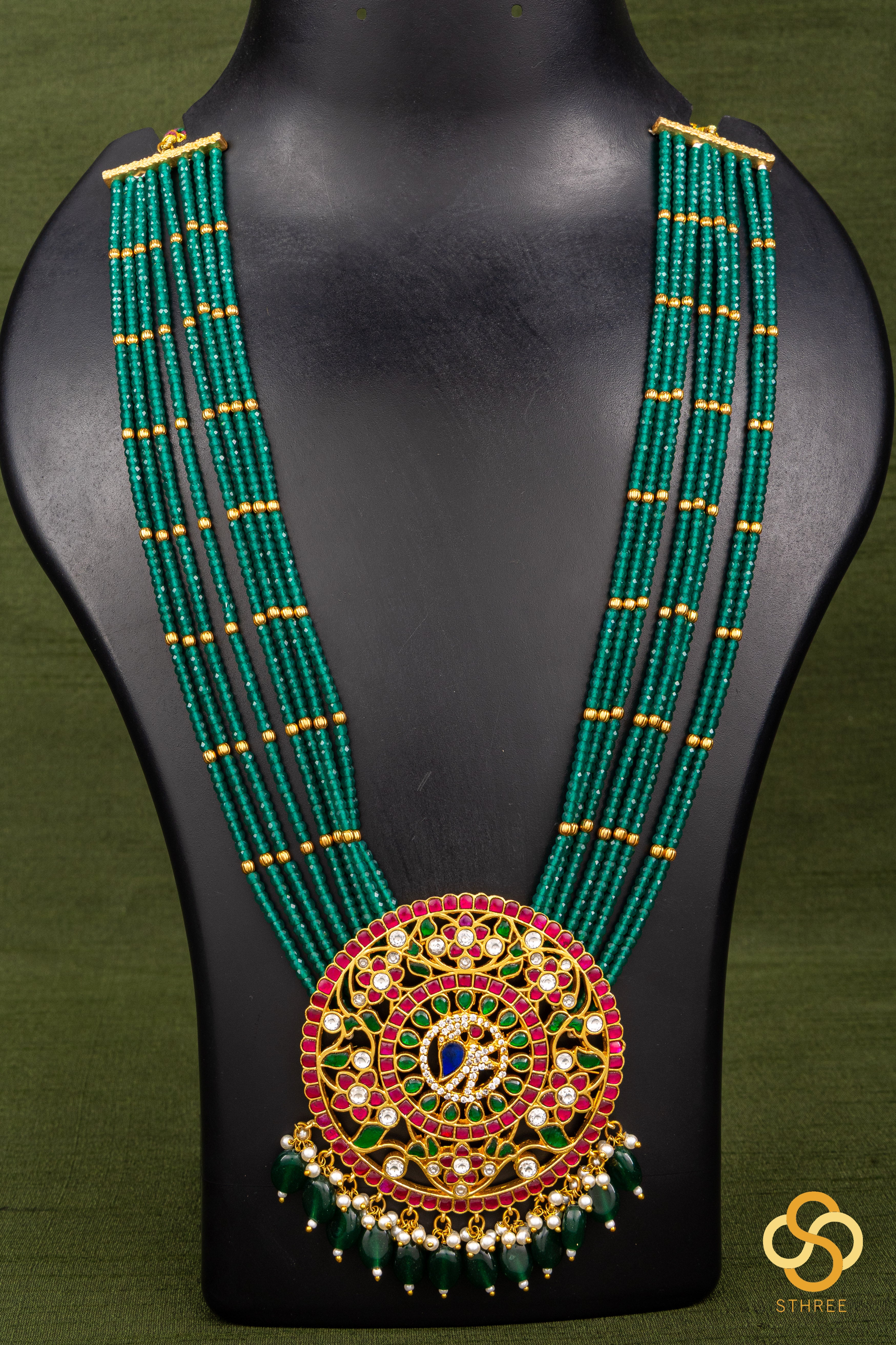 Emerald Green (8 liner) with Rakkodi Pendant