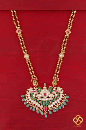 Jadau kundan padakkam (Green)  - In a special rettai chain