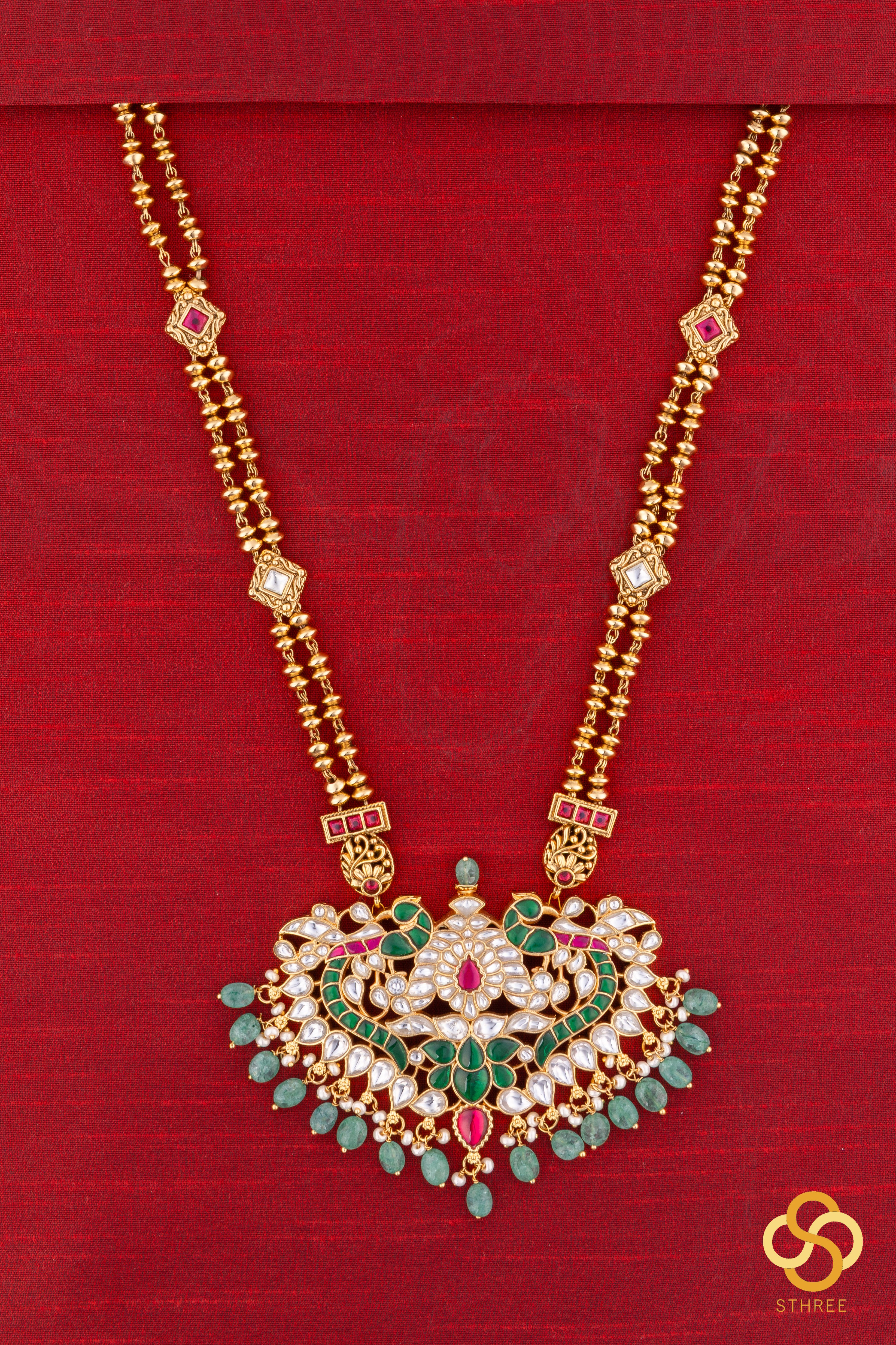 Jadau kundan padakkam (Green)  - In a special rettai chain