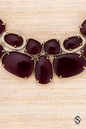 Maroon colour stone neckace