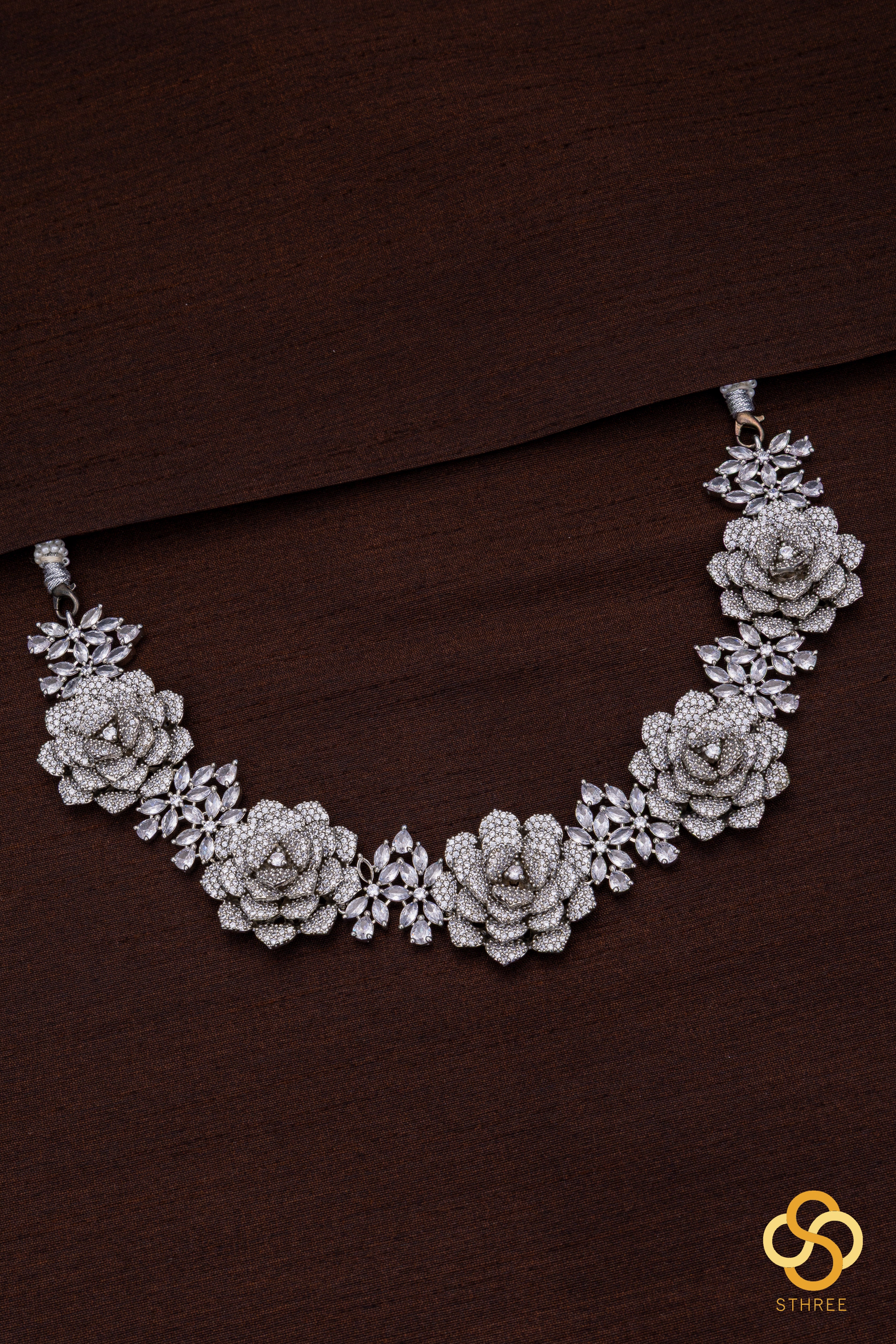 Diamond Pattern with Roses Neckpiece Set