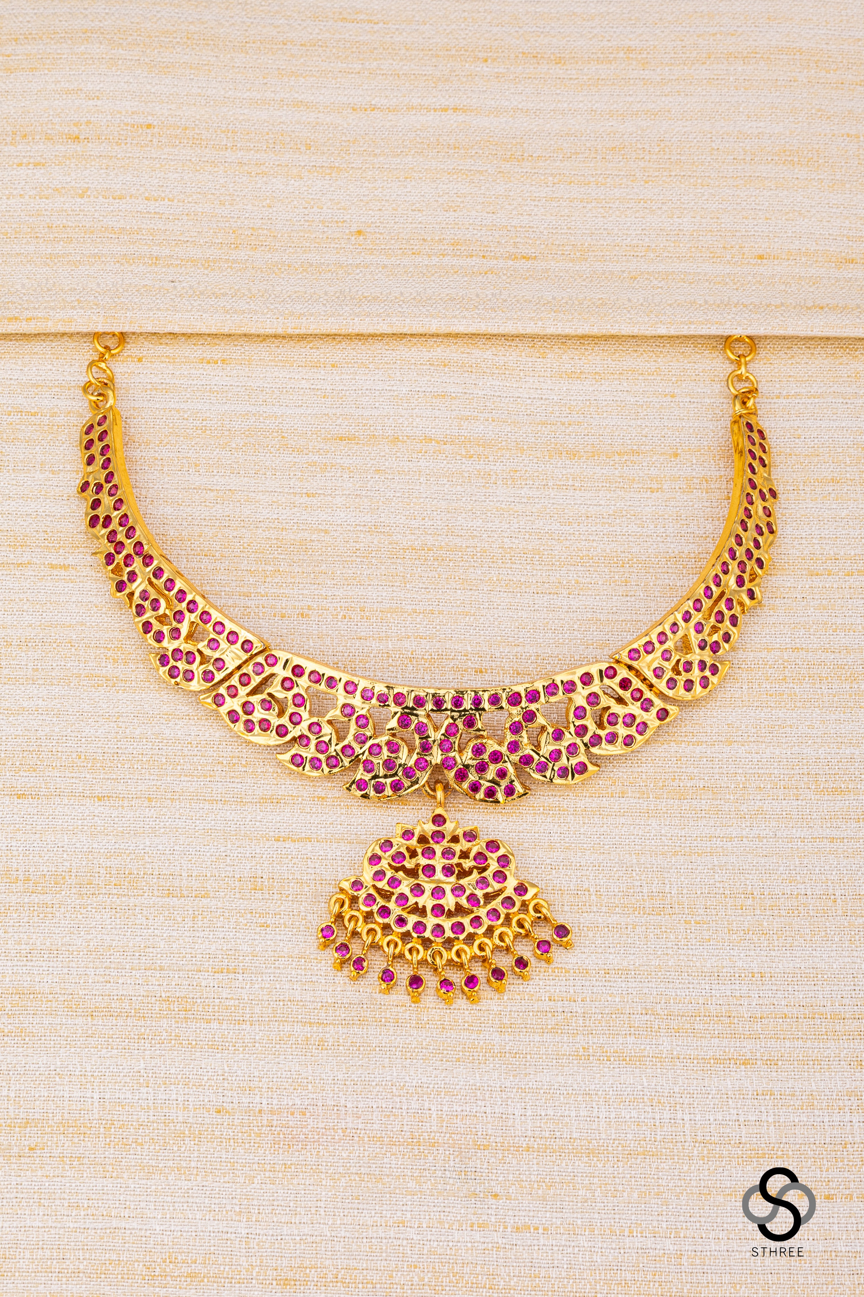 Aympon  Addigai - Ruby red