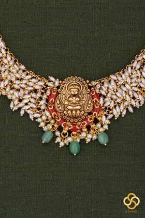 Lakshmi pendant with pearls