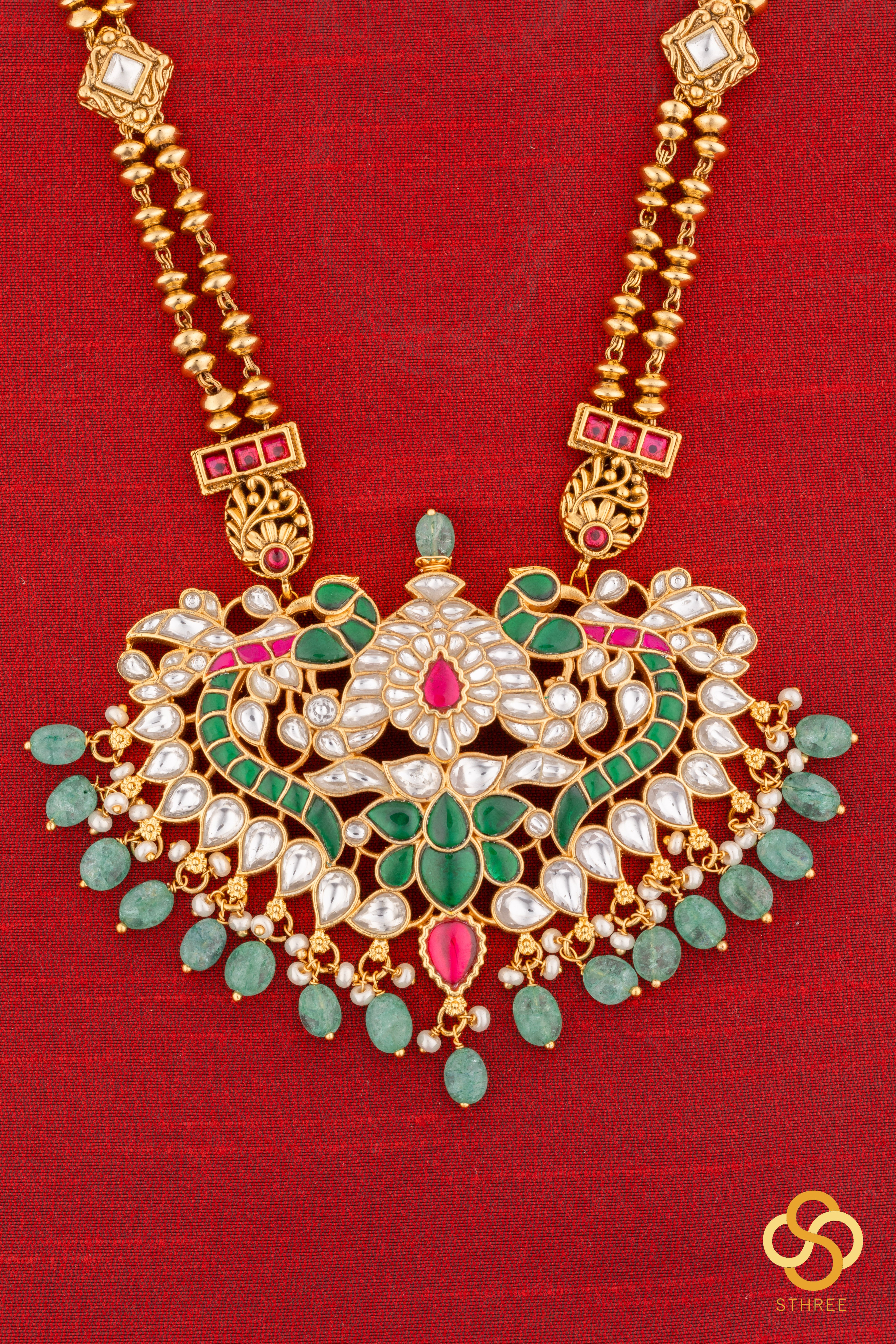Jadau kundan padakkam (Green)  - In a special rettai chain