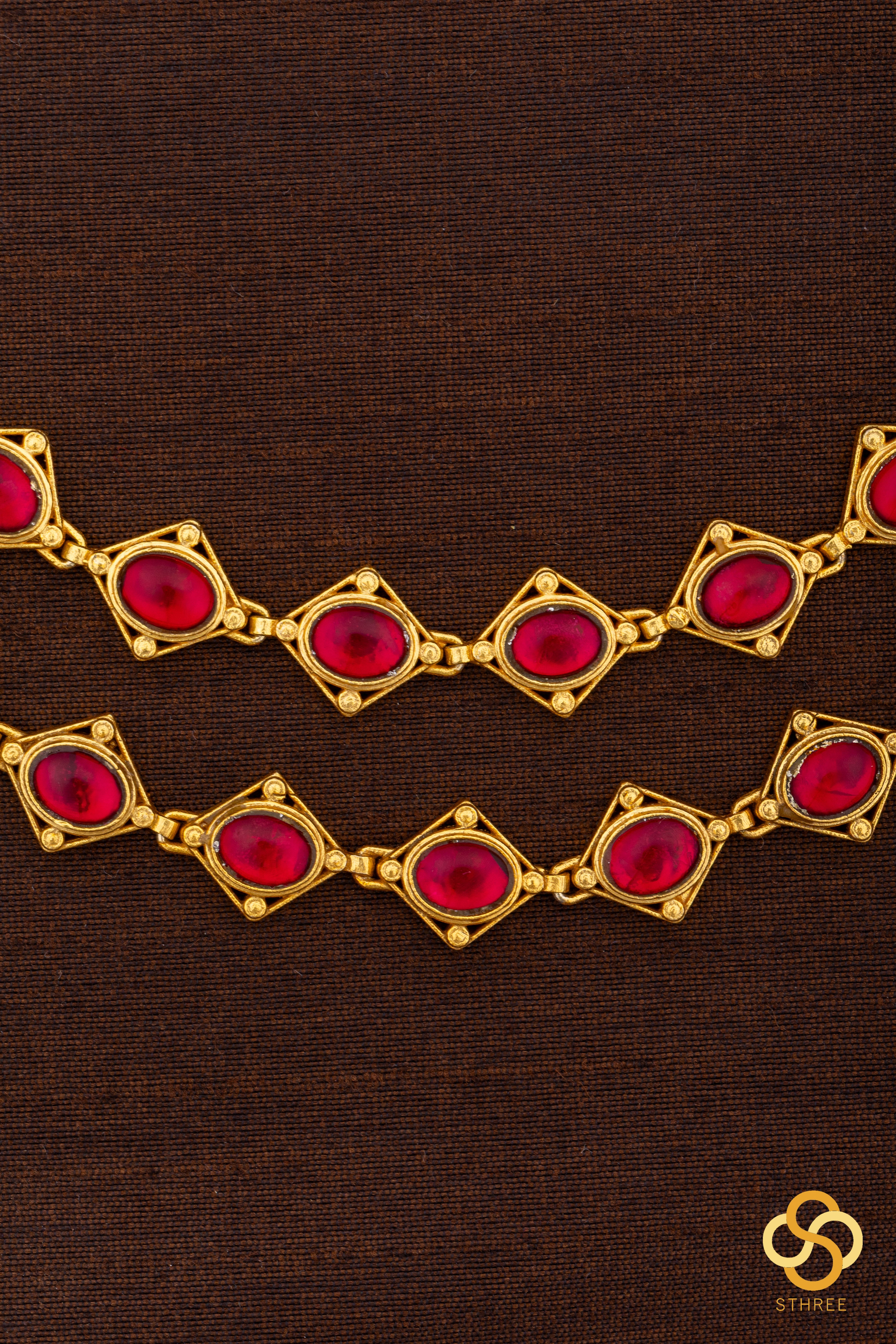 Nakshatra Rettai Saram - Kemp Red