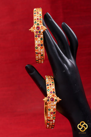 Openable kada - Navarathna