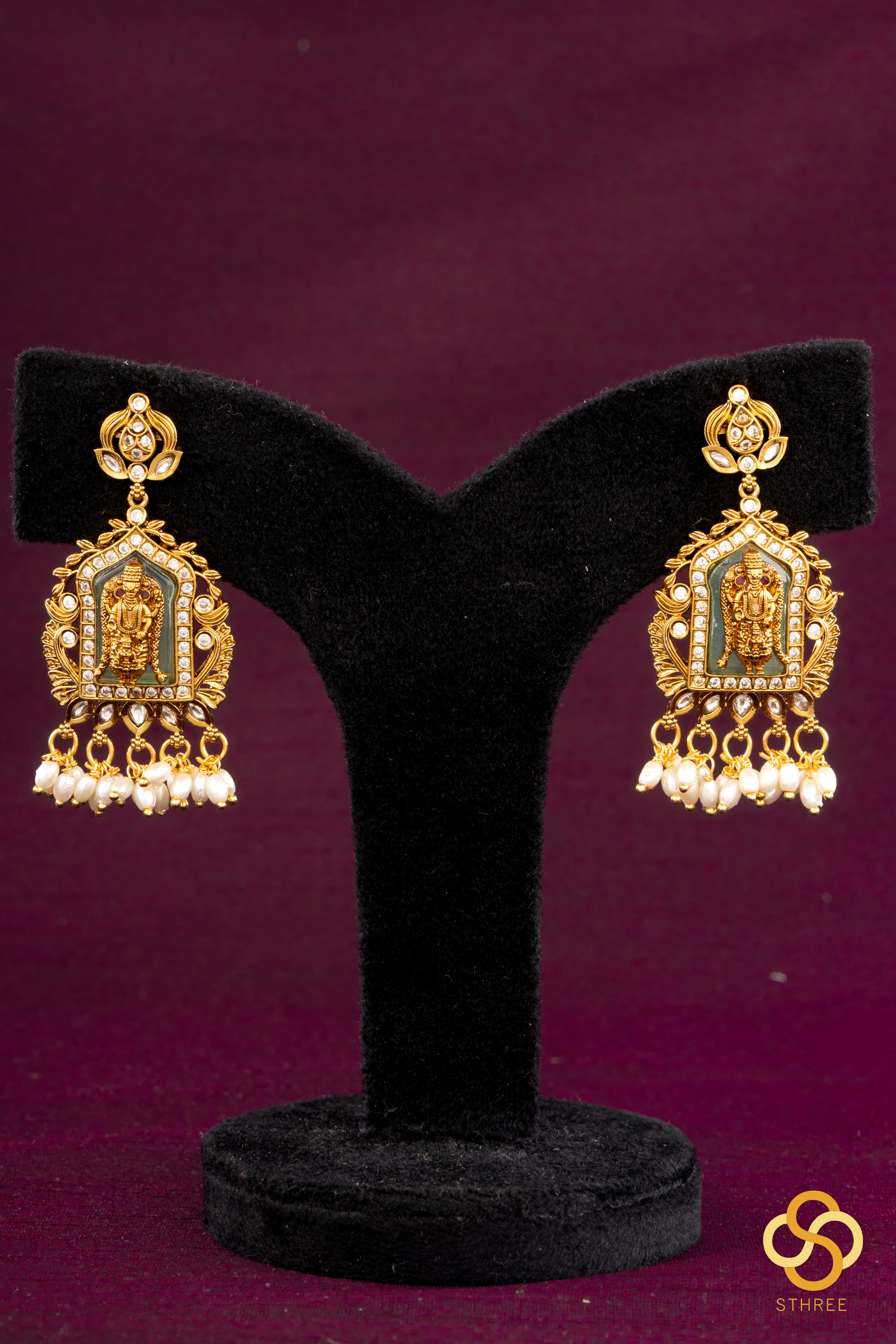 Balaji Pendant Neckpiece - Emerald green