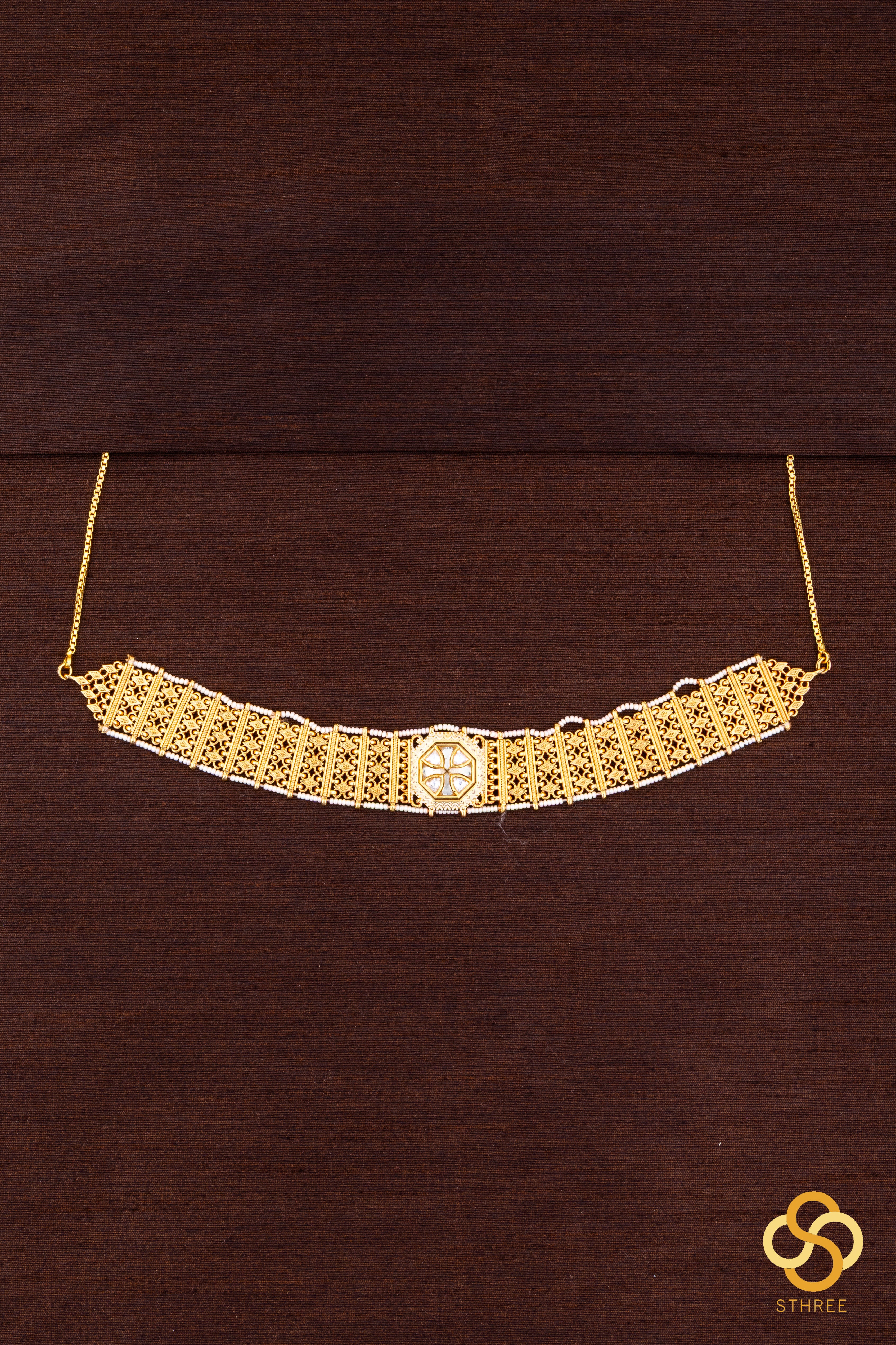 Rajwadi choker - Kundan and pearls