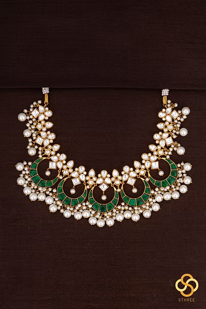 Chandbali Pendant with pearls - Emerald green