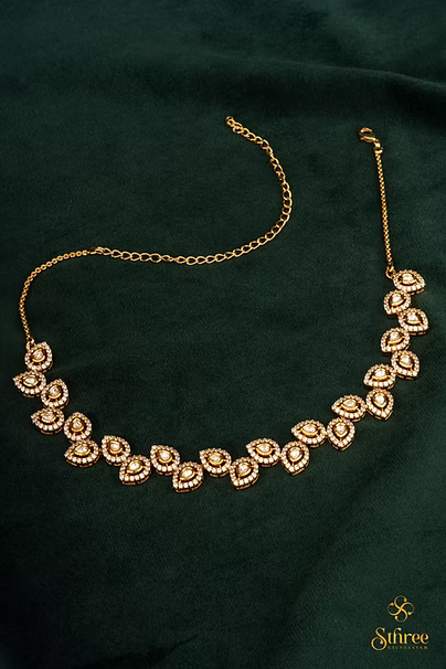 Diamond Pattern Neckpiece