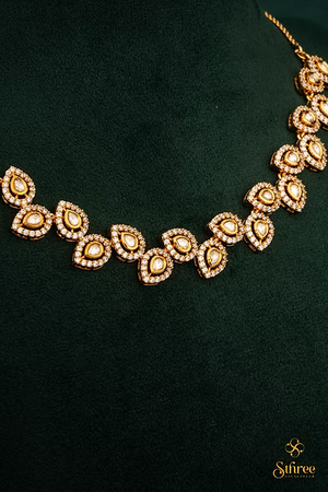 Diamond Pattern Neckpiece