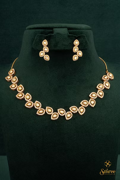 Diamond Pattern Neckpiece