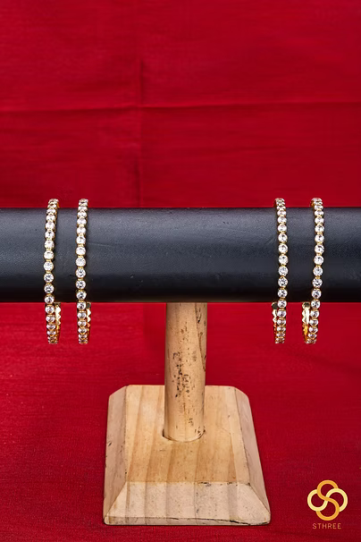 Diamond pattern bangle - Set of 4