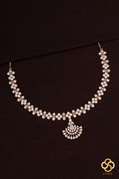Diamond pattern necklace set