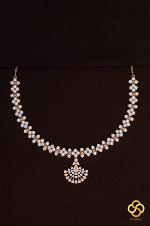Diamond pattern necklace set