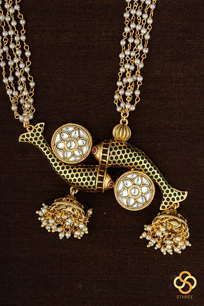 Double Fish Jadau Kundan Pendant with Pearls
