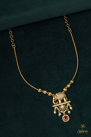 Elephant pendant short chain - Green