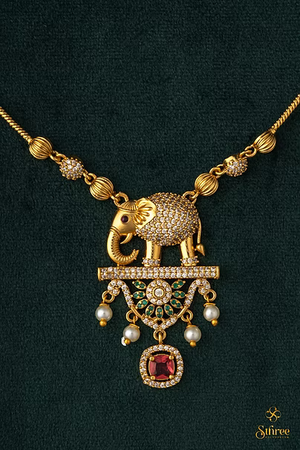 Elephant pendant short chain - Green