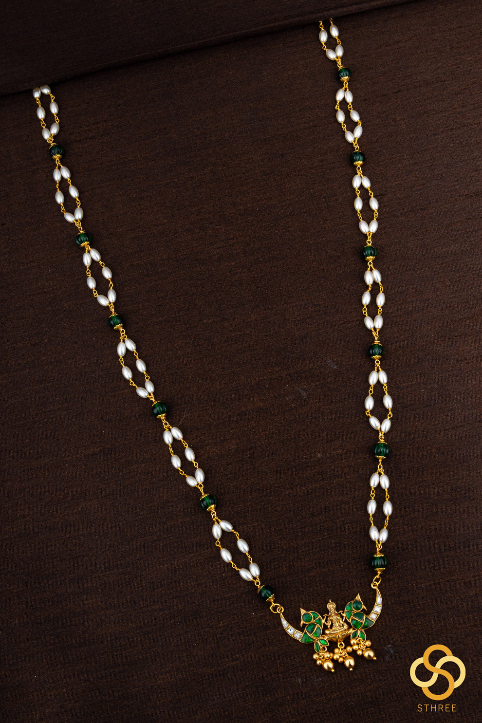 Pearls with Double kili pendant - Emerald green