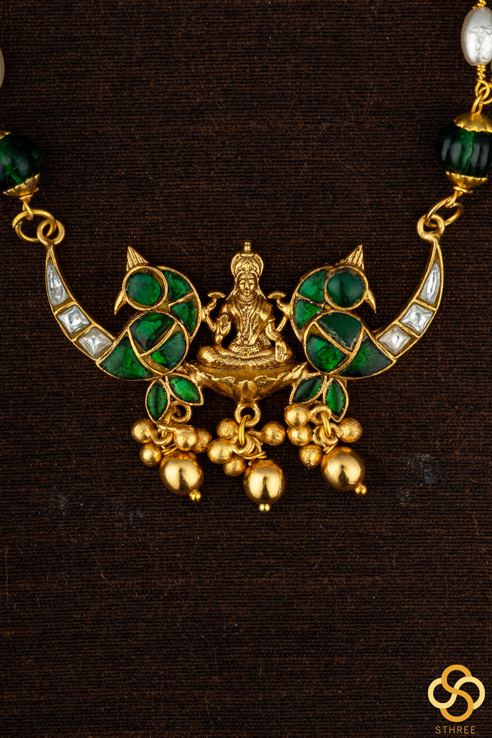 Pearls with Double kili pendant - Emerald green
