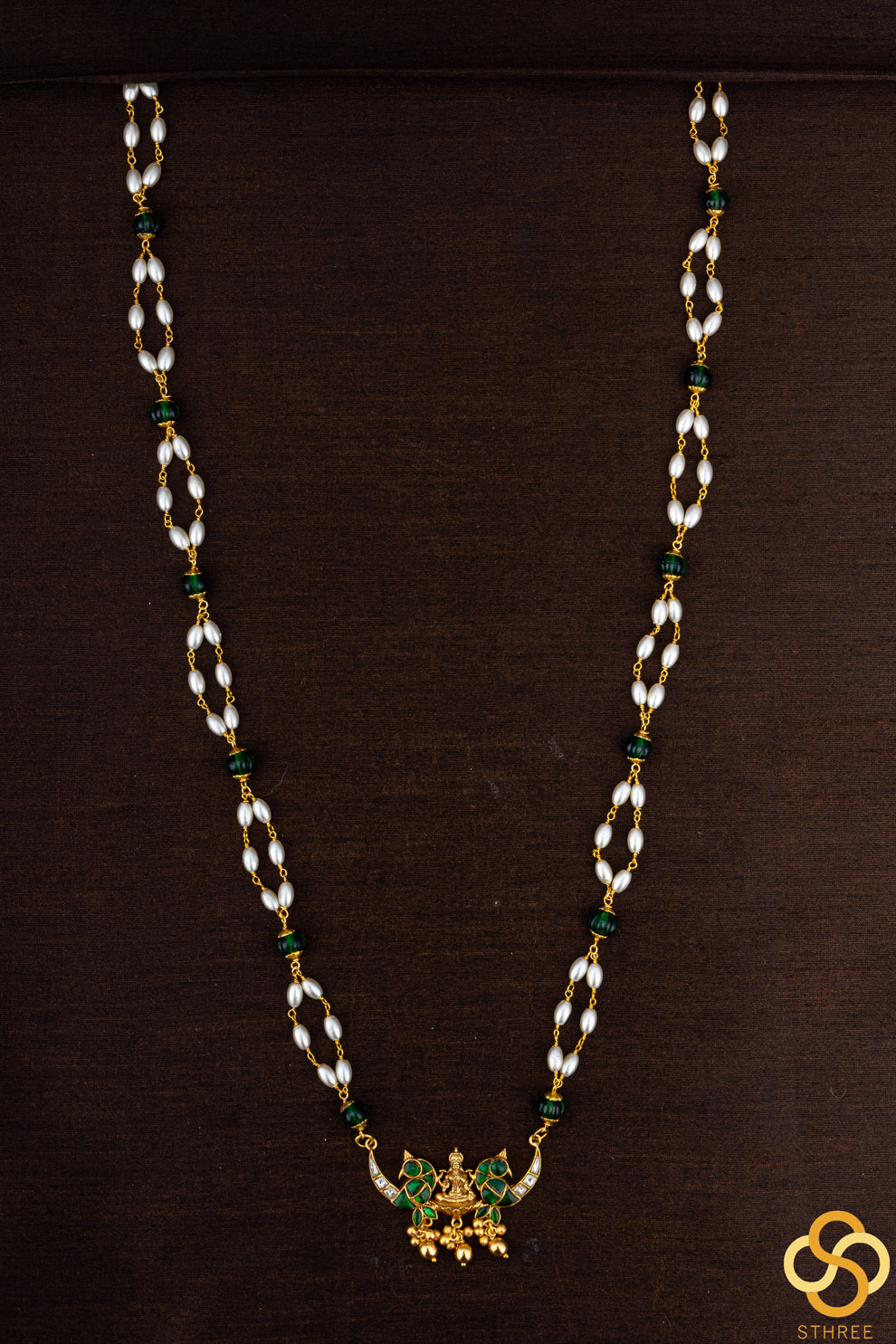 Pearls with Double kili pendant - Emerald green