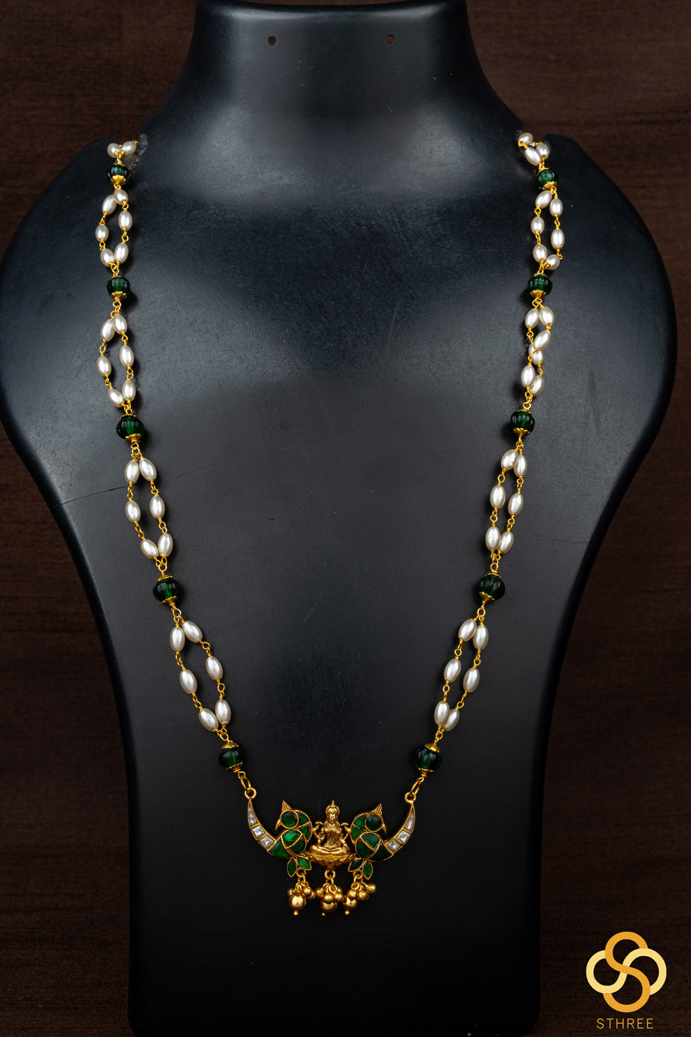 Pearls with Double kili pendant - Emerald green