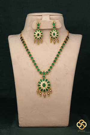 Emerald green Necklace set