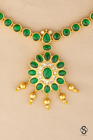 Emerald green Necklace set