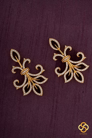 Diamond Pattern Floral Neckpiece Set