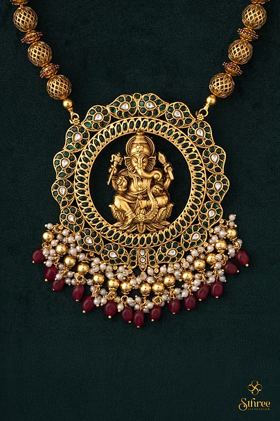 Ganesha Pendant with gundumani - Emerald Green