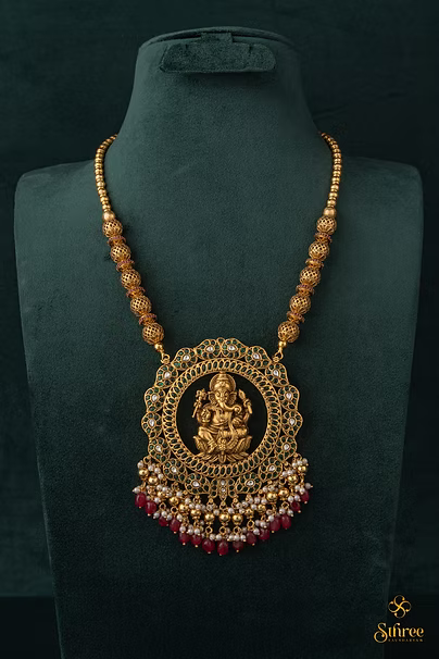 Ganesha Pendant with gundumani - Emerald Green