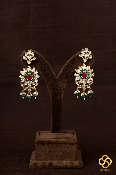 Green beads with kundan pendant