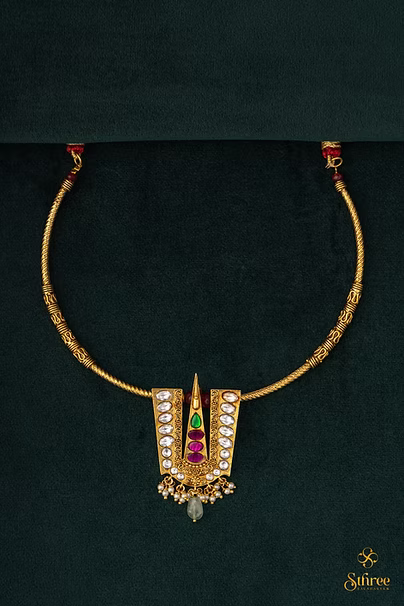 Hasli set - Thirumann pendant
