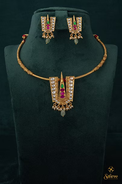 Hasli set - Thirumann pendant