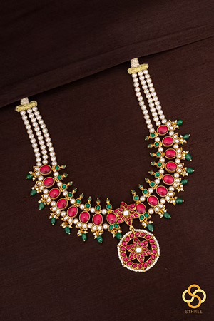 Kemp Haram and pearls set