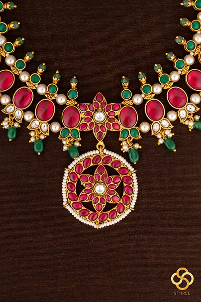 Kemp Haram and pearls set