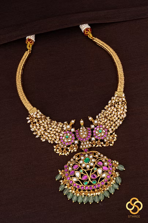 Kemp Hasli with pearls