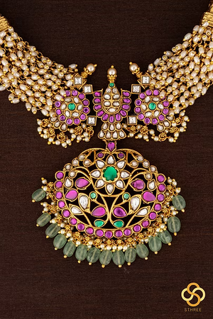 Kemp Hasli with pearls