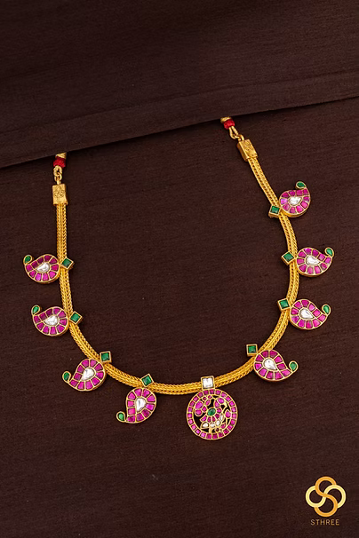 Kemp addigai with mango pendants