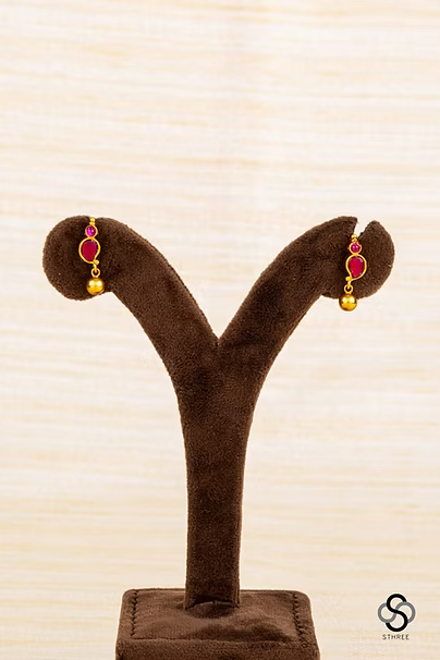 Kemp red necklace - Gold balls hangings