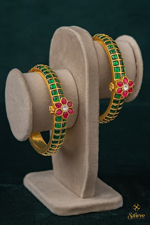 Kundan Kada with Mogappu - Emerald Green