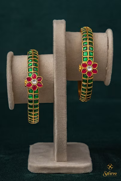 Kundan Kada with Mogappu - Emerald Green