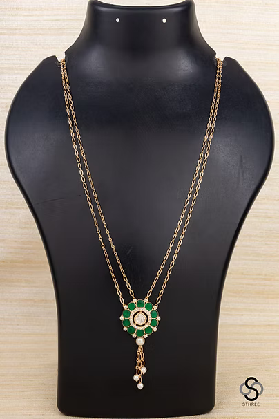 Layered Kundan necklace - Emerald green with pearls